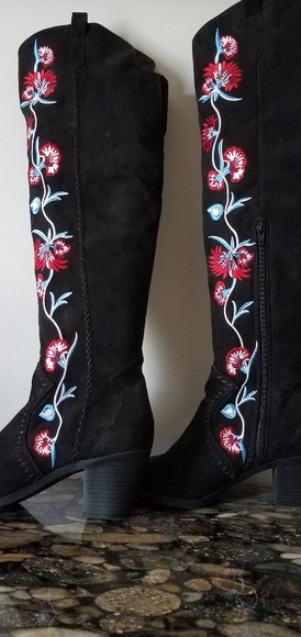 Carlos Santana Shoes - Carlos Santana embroidered boots
